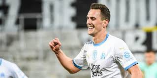 Han spiller hovedsageligt som angriber for napoli i serie a. Mercato Om Un Gros Danger Persiste Pour Longoria Dans Le Dossier Milik