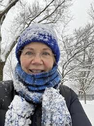 Marilyn Knapton's Instagram, Twitter & Facebook