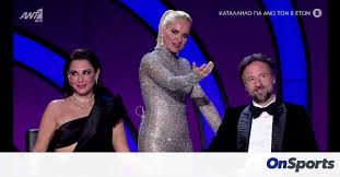 Ο νικητής της βραδιάς και οι εντυπωσιακές μεταμφιέσεις (βίντεο). Yfsf All Star H Pshfoforia 8riler Kai O Megalos Nikhths Ths Premieras Dream News