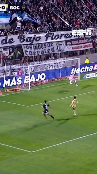 ? ¿YA TENEMOS EL GOL DEL CAMPEONATO? Lo que hizo Alexander Díaz no tiene sentido: corrió toda la cancha, dejó a todo el mundo atrás y la empaló para el 3-0 de Riestra a Boca en el PRIMER TIEMPO. , ?? ...