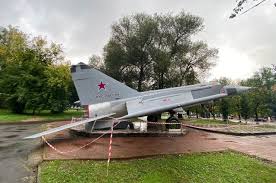 Maybe you would like to learn more about one of these? Voennyj Samolyot Upal S Postamenta V Parke Pobedy V Tveri Proisshestviya Sobytiya Proisshestviya Aif Tver