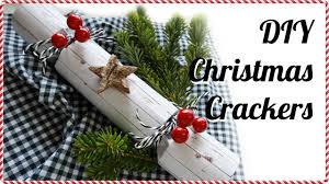 Contents musical whistleentertainment scroll with a jokecharadetriviahat established by clare. Diy Christmas Crackers Super Easy Christmas Bon Bons Craftymagicdecember Youtube