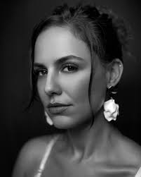 Our fashion model Saar, but in black and white