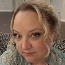 Looking for someone to clear my back garden and tidy it up. 😁