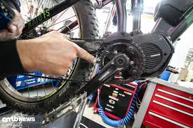 Werkstatt So Wartet Ihr Euren E Bike Antrieb Emtb News De E Bike Antrieb Fahrrad Werkstatt Fahrrad Reparieren