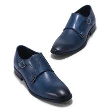 When it's time to wear a tuxedo, a man needs to think tuxedo shoes. Woods Blue Formal Shoes For Men
