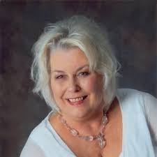 Lisa Passmore's Instagram, Twitter & Facebook