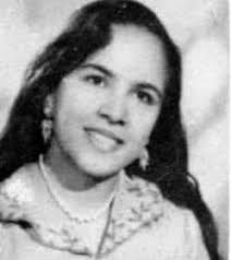 Molinari Oumelkheir, Une italienne dévouée pour la cause algérienne, elle  était poseuse de bombe entre 1956 et 1959, sa famille s'est installée à  Laghouat, famille de martyrs, malheureusement, aucun édifice ne porte