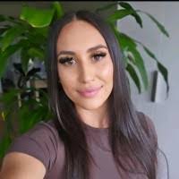 Danielle Cartier's Instagram, Twitter & Facebook