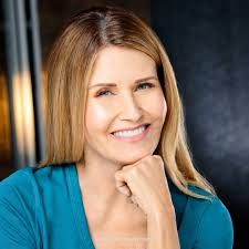 My Bella girl. My angel. She helps me be happy in a sad time. #grateful  #catsofinstagram #catlovers