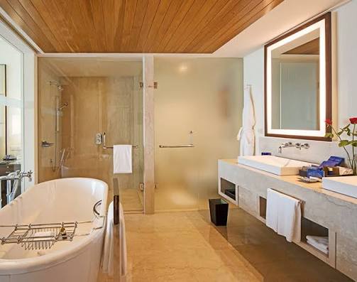 5 Star Hotel Rooms & Luxury Suites in Nariman Point | The Oberoi, Mumbai