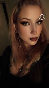 Kellie Oakley's Instagram, Twitter & Facebook