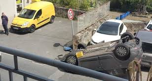 Descendre aux graphiques le + de météo60 infos et conditions afficher les prévisions à 2 jours du modèle arôme de afficher cette page en version météo agricole. Saint Rome De Cernon Une Voiture Sur Toit Et Deux Heures De Bouchon Galerie Photos