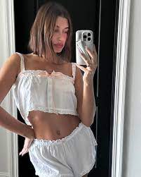 Hailey Bieber leaks private text that takes brutal swipe at husband  Justin after model hinted at divorce | The US Sun