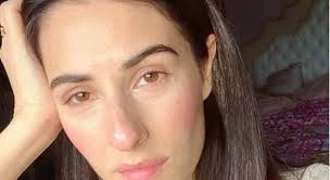 Da un paio di anni è anche la compagna di paolo ruffini. Diana Del Bufalo Confessa Di Avere Un Problema Video Choc Political24