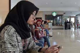 The malaysian parliament is of the bicameral type, consisting of the dewan rakyat , the lower house and dewan negara, the upper house. Malaysia Joins Indonesia In Call For Starbucks Boycott Arab News