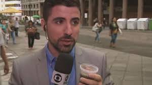 Jornalista da TV Globo é derrubado durante reportagem ao vivo