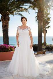 Hergestellt mit 20 metern spotnetz, um die falten ein atemberaubendes und begehrenswertes hochzeitskleid für jede boho spirited braut zu sein! Plus Size Brautkleid Me 21312 Miss Emily By Tres Chic