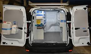 Die karosserie mit unterfahrschutz, den markanten schwarz verkleideten radlaufkästen und verstärkten seitenschwellern erinnert an ein suv. Dacia Dokker Fahrzeugeinrichtung Laderaumverkleidung Und Zubehor