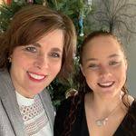 Lisa Centrella's Instagram, Twitter & Facebook