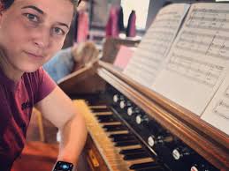 India Eva-Maria Roth