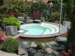 Kleiner, aber feiner fertigbausatz im naturlook. Ansicht Kleiner Garten Pool Gestaltung Optionen Haus Dekorieren Nach Innen Kleiner Garten Mit Pool Gestalt Pool Im Garten Kleiner Garten Gartengestaltung Ideen