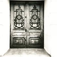 La Vie C Est Parfois Redecouvrir Une Vieille Porte Home Decor Decor Furniture