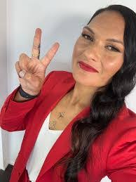 Kelsey Carvalho's Instagram, Twitter & Facebook