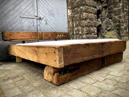 Bauen sie eine bank aus einem alten bettgestell inklusive video verwenden sie einen alten bettrahmen um eine schöne zeitlose möbelstück zu machen. Bett Aus Alten Eichebalken Sinnesmagnet
