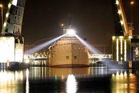 Green Bay Wi Ship In Downtown Green Bay On The Fox River At Night Green Bay Best Places To Live Moving Home