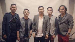 Senin, 2 desember 2019 10:46. Chord Kunci Gitar Dan Lirik Lagu Jika Itu Yang Terbaik Ungu Jika Itu Memang Terbaik Untuk Dirimu Tribun Solo