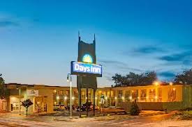 Is parking available at days inn by wyndham vancouver downtown? 3 Einhalb Sterne Hotel Days Inn By Wyndham Albuquerque Downtown In Downtown Albuquerque Nm Usa