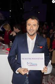 Parmi les proches interrogés, bernard montiel affirme notamment que laeticia hallyday a préféré j'ai de la tendresse pour cette femme @bernard_montiel répond à mamie rock après son violent une araignée géante dans sa maison : Exclusif Bernard Montiel Les Celebrites Posent Pour Soutenir L Association Princesse Margot Qui Vient De Signer Avec La Region Ile De France L Ouverture De Purepeople