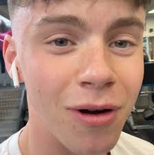 First show done! What an amazing experience, finishing in 3rd place! 🥉 A  Massive thank you to @olliebeard and @uniqphysiquegym for getting me ready  for the show!