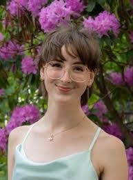 Laurel Humphrey's Instagram, Twitter & Facebook