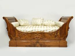 Über 1 bewertungen helfen ihnen betten in ihrer nähe zu finden. Tubingen Biedermeierbett Nussbaum Um 1820 Biedermeier Biedermeier Mobel Mobeldesign Viktorianisches Mobel