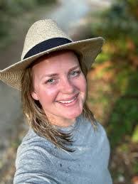 Sarah Belan's Instagram, Twitter & Facebook