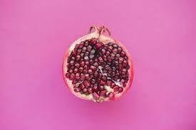 Lalu, bagaimana dengan manfaat buah delima untuk ibu hamil? Manfaat Buah Delima Untuk Ibu Hamil Prenagen
