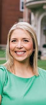 Donna Petrie's Instagram, Twitter & Facebook