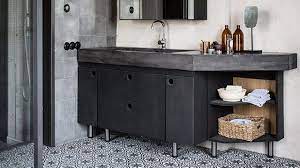 Et que dire des meubles de salle de bain de petite largeur? Renovation Salle Bains Idees Conseils Plans Pour Refaire Une Salle De Bains Cote Maison