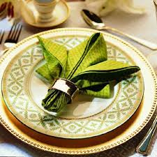 35 Beautiful Examples Of Napkin Folding Cuded Beautiful Napkin Folding Napkin Folding Creative Napkins