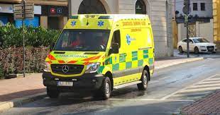 Zbližovanie dospelého otca so synom neprebieha tak, ako si doktor jandera predstavoval. Jak Se Chovat Za Volantem Kdyz Kolem Jede Sanitka Se Zapnutym Majakem Rada Zni Nezpanikarit Hradec Kralove