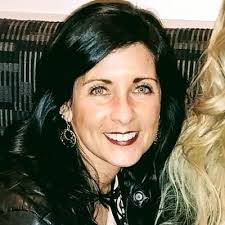 Gloria W. Saunders (@Gwalund)