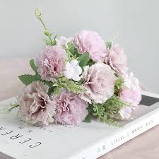 Wholesale flowers & supplies stocks a large assortment of realistic looking synthetic and silk flowers in various styles and colors. Virzvydmalouym