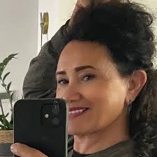 Linda Patty's Instagram, Twitter & Facebook