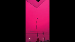 Fenómeno en China: Una ciudad amanece con el cielo rojo antes de una tormenta