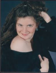 Stephanie Farina's Instagram, Twitter & Facebook