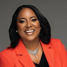 Kari Reitz's Instagram, Twitter & Facebook