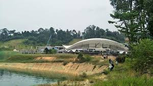 Kawasan kedai bebas cukai kenyir beroperasi dengan norma baru, pelanggan untuk masuk ke kedai pun dihadkan untuk penjarakan sosial. Pelancaran Zon Bebas Cukai Tasik Kenyir Hanya Gimik