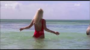 Baywatch εμφάνιση της ιγγλέζου στο survivor! Survivor Ashmina Igglezoy Emfanish Ala Baywatch Sthn Paralia Toy Agioy Dominikoy